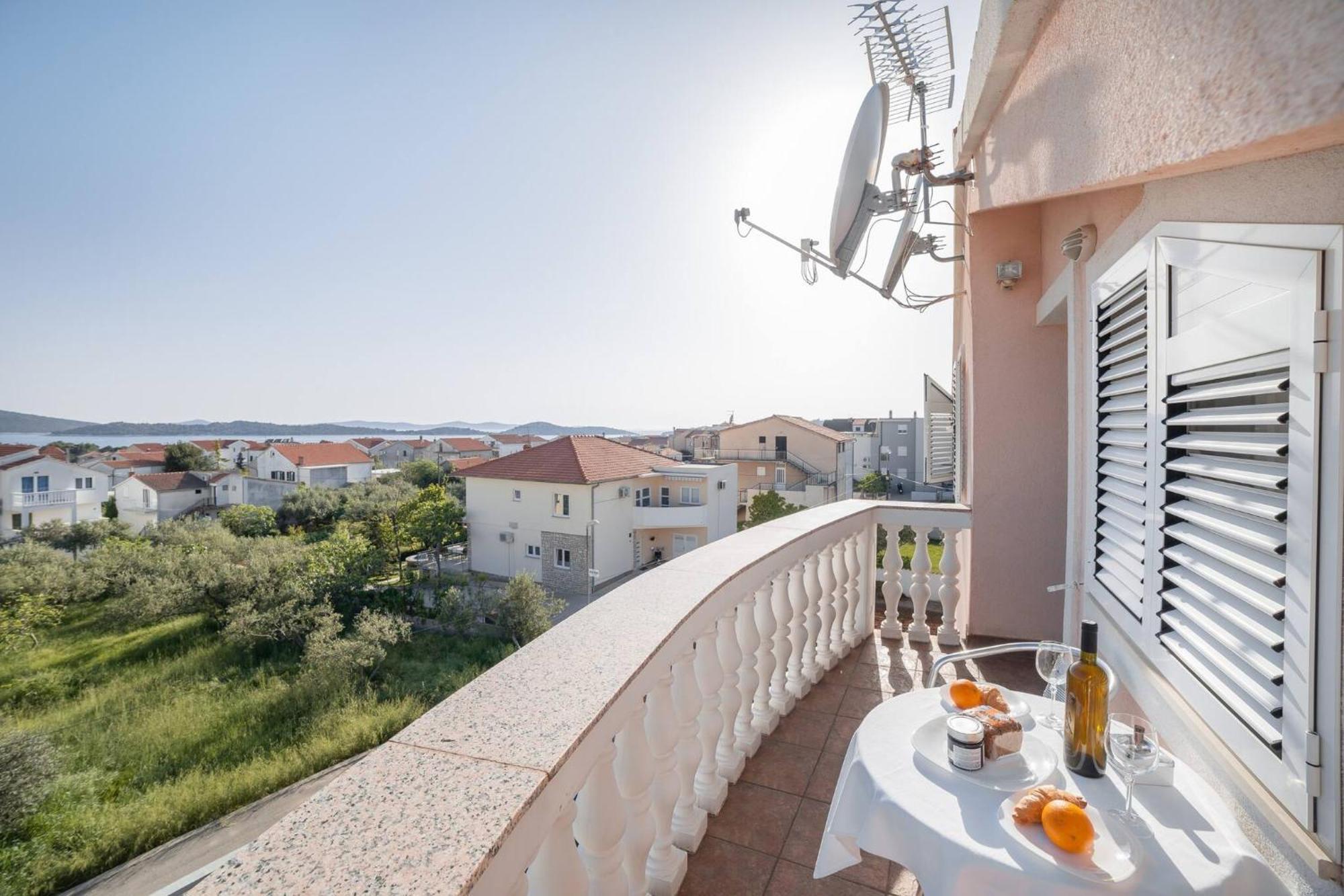 Nikol Apartment Vodice Exterior foto
