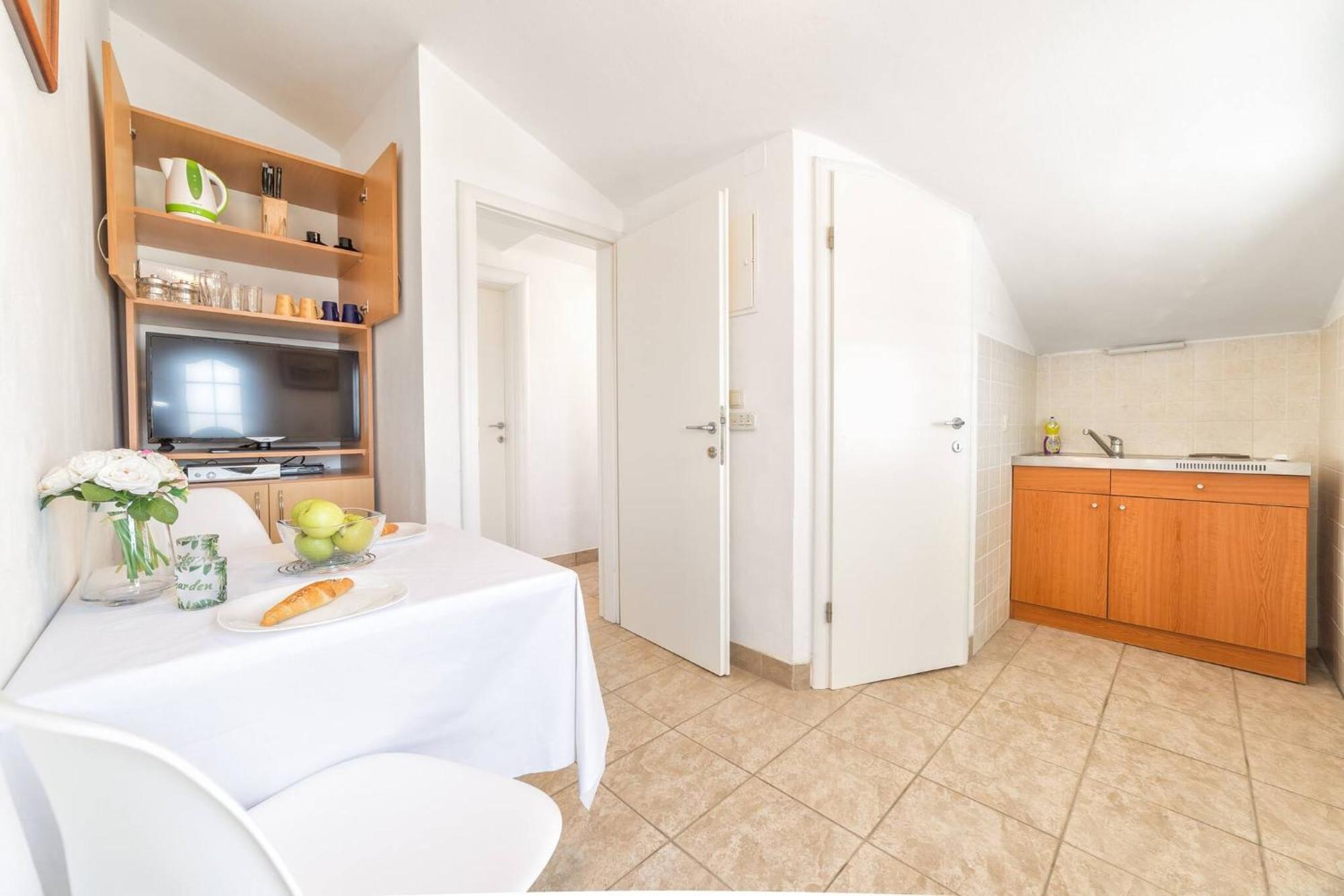 Nikol Apartment Vodice Exterior foto